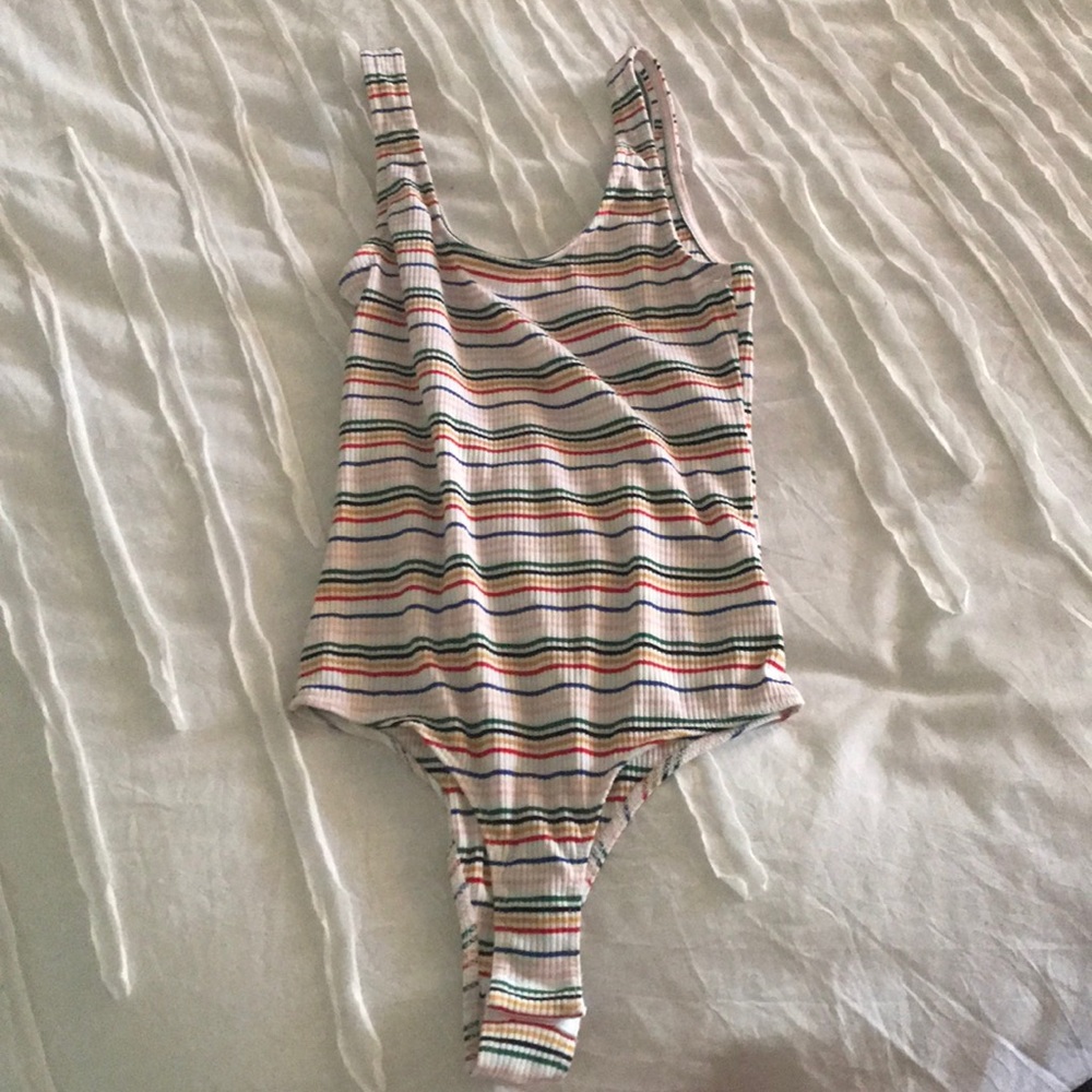 Bodysuit snap closure, scoop back